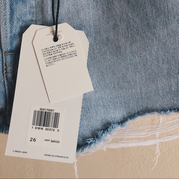 NWT Levi’s Shorts - Picture 2 of 3
